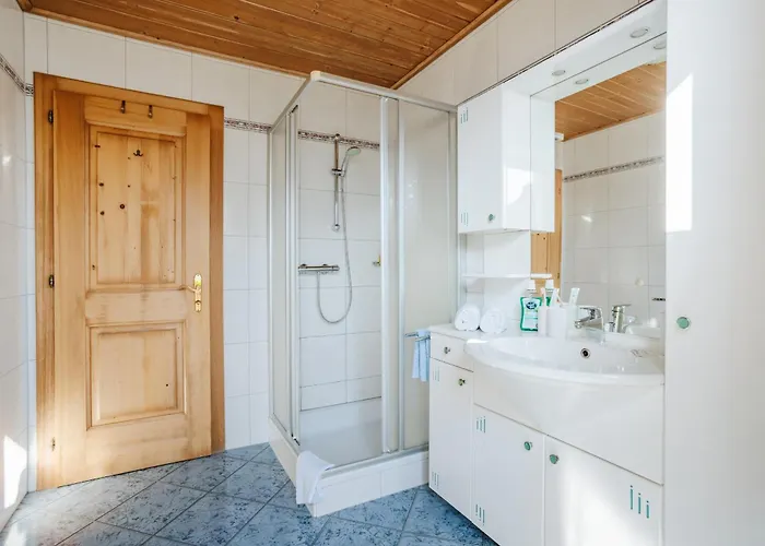 哈特勒霍夫酒店 *